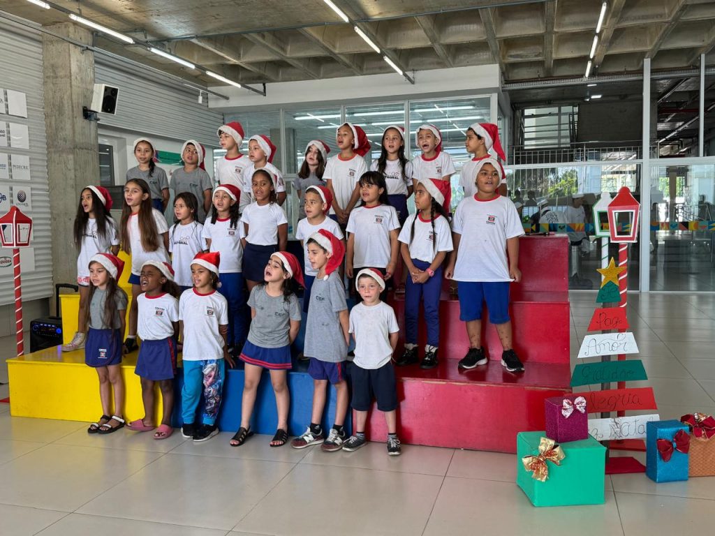 Crianças do Bairro da Juventude são presenteadas por colaboradores do grupo Jorge Zanatta